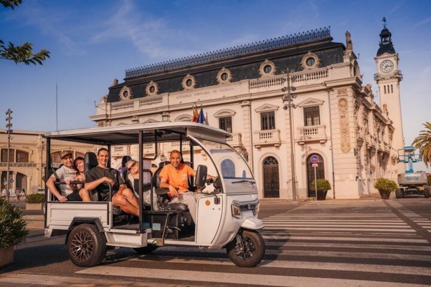 Valencia PRIVATE tour 1 hour explore the city by Tuk and Flow 3