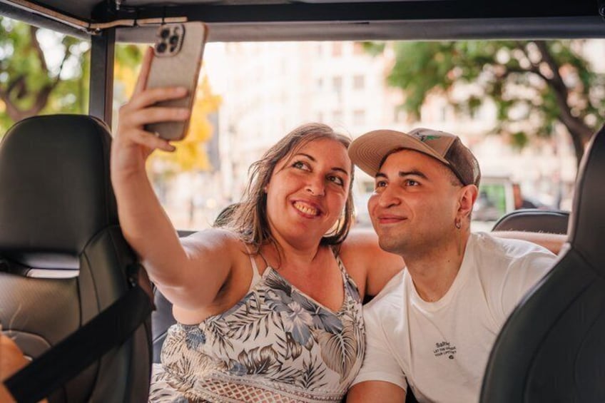 Valencia PRIVATE tour 1 hour explore the city by Tuk and Flow 2