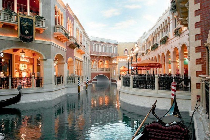 Doha City Tour, Villaggio Mall and Free Gondola Ride 3