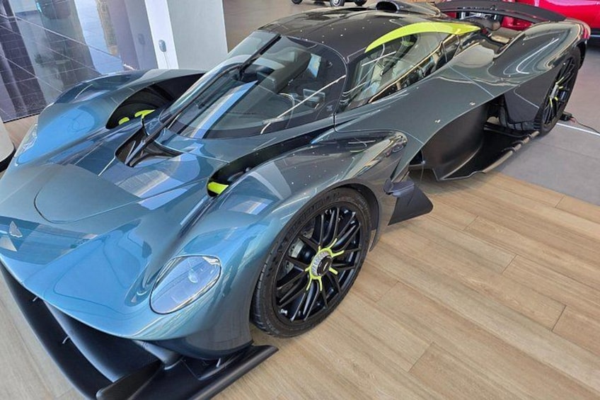 Dubai Luxury Car Showroom Tour with Dubai Mall Drop-Off 4