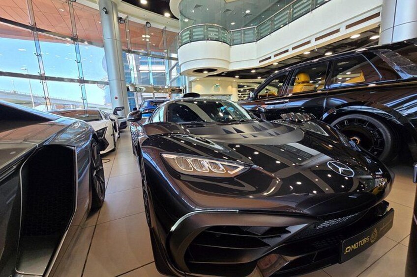 Dubai Luxury Car Showroom Tour with Dubai Mall Drop-Off 5