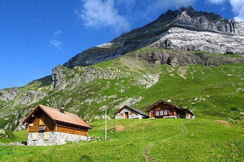 4 Day Trekking Tour Swiss Magic Through the Alps 2