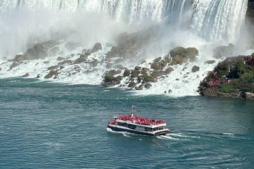 Hornblower Boat and Walking Tour of Niagara Falls 3