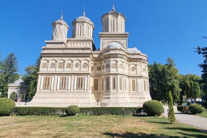 Private Day Tour from Bucharest: Dracula Fortress &Transfagarasan 4