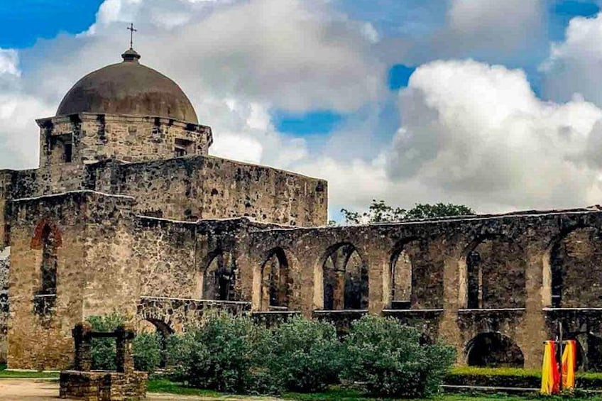 Ultimate San Antonio Driving Experience Alamo & River Walk Cruise 5