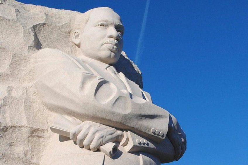 DC's Monuments & Landmark Guided Small Group E-Cart Tour 2