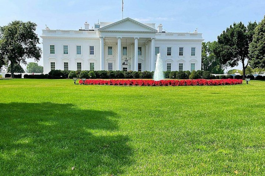DC's Monuments & Landmark Guided Small Group E-Cart Tour 2