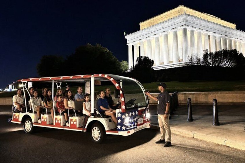 DC's Monuments & Landmark Guided Small Group E-Cart Tour 2