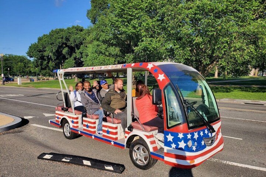 DC's Monuments & Landmark Guided Small Group E-Cart Tour 5