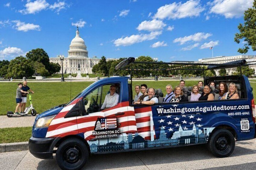 DC's Monuments & Landmark Guided Small Group Open-Air Tour 2