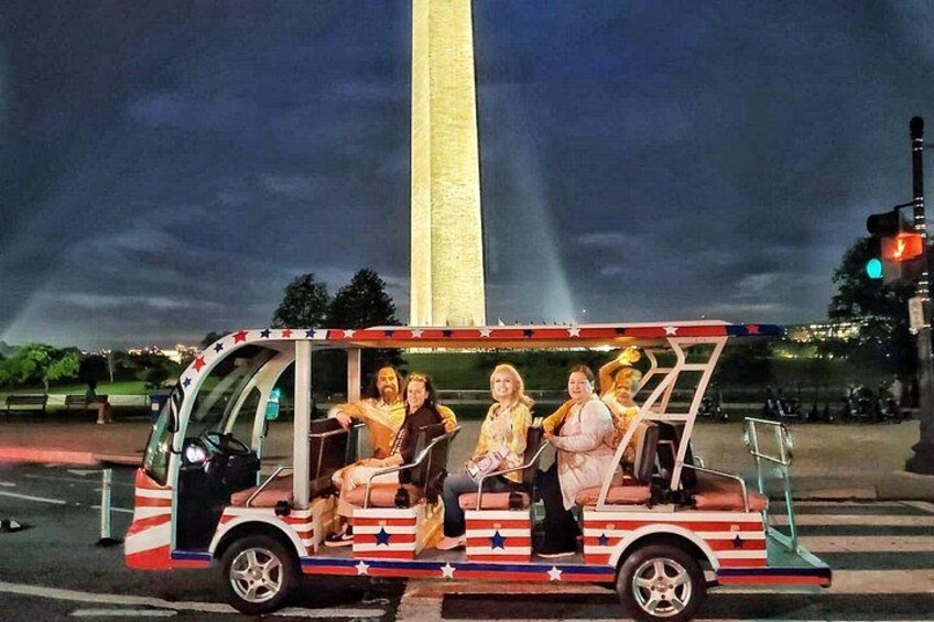 DC's Monuments & Landmark Guided Small Group E-Cart Tour 4