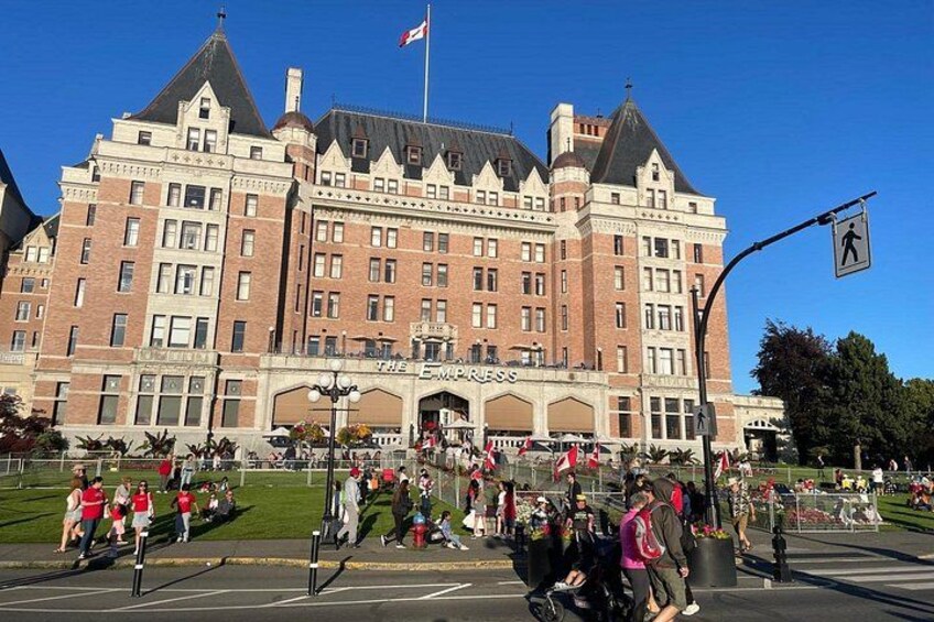 Walking Tours in Victoria Canada, food, drink, and history 5
