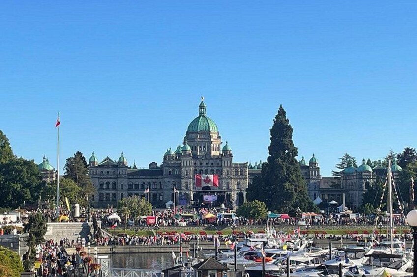 Walking Tours in Victoria Canada, food, drink, and history 4
