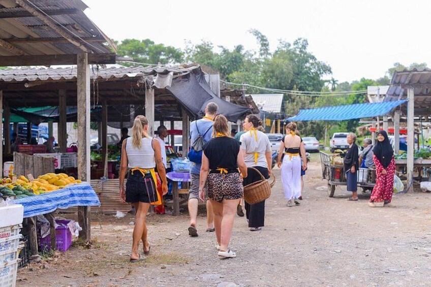 Thai Cooking and Market Tour in Koh Lanta 2