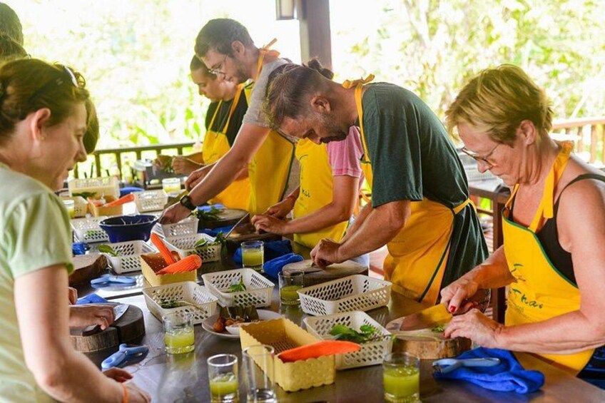 Thai Cooking and Market Tour in Koh Lanta 3
