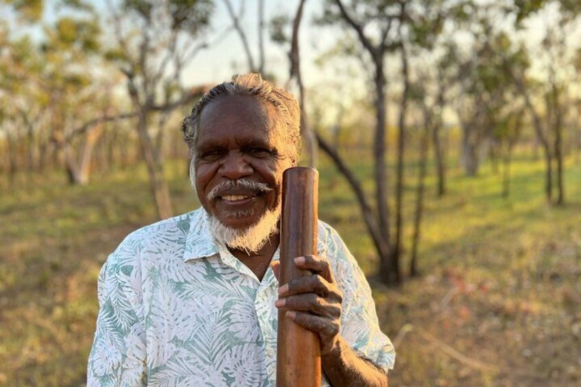Listen to Manuel Pamkal play the didjeridoo 2