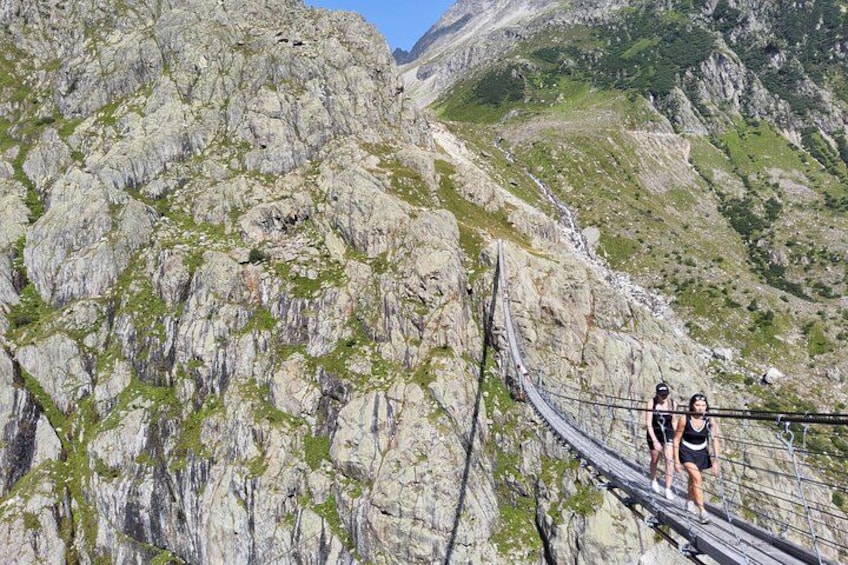 Zurich Day Trip: Trift Suspension Bridge in the Swiss Alps 1