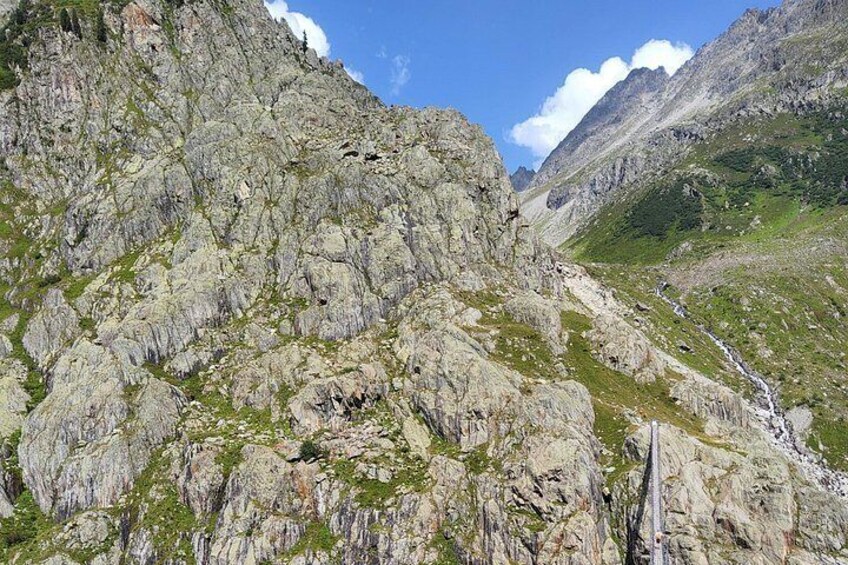 Zurich Day Trip: Trift Suspension Bridge in the Swiss Alps 4
