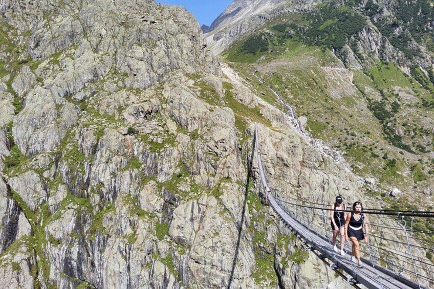 Zurich Day Trip: Trift Suspension Bridge in the Swiss Alps 1