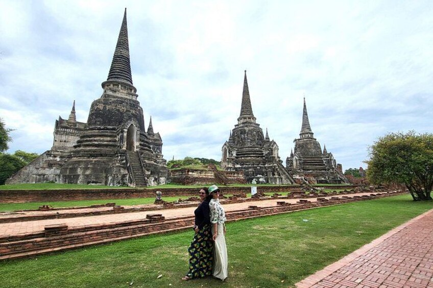 Private Floating market and Railway Market & Ayutthaya Historical 2