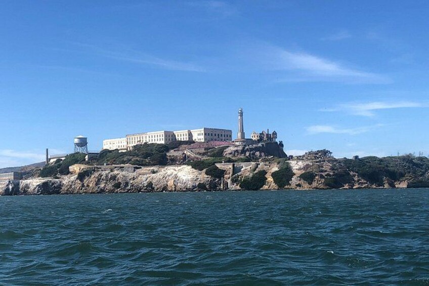 Alcatraz Inside Tour With Ferry, Free Audio and Night Option 2