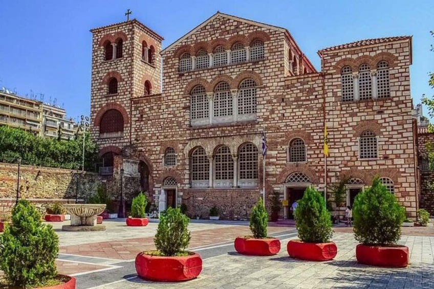 The church of the patron saint of Thessaloniki Saint Dimitrios is one of the oldest and most imprortant byzantine churches. 4