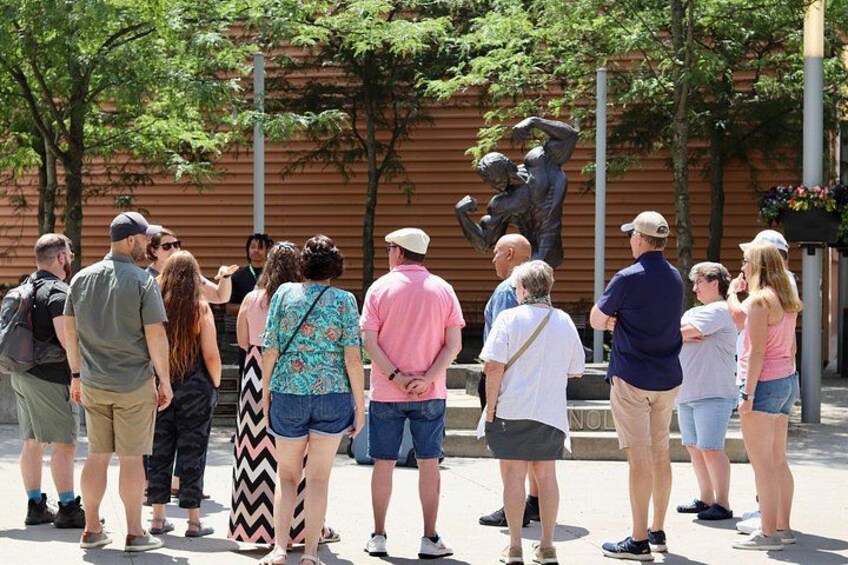 Walking tour in the Short North Arts District with history, food and art. 3