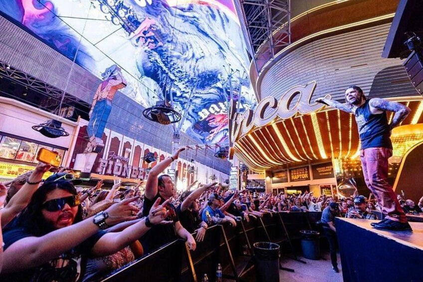 Fremont st. band 3