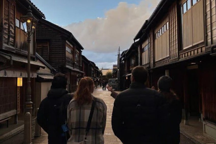Kanazawa Food Tour: Omicho Market & Geisha District 4