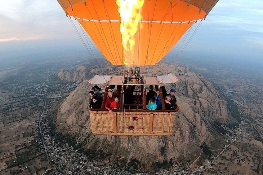 SkyWaltz Hot Air Balloon Safari 1