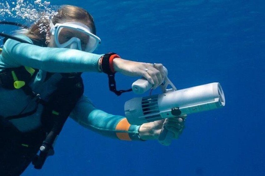 Diver Propulsion Vehicle (DPV) Scuba Dive 1