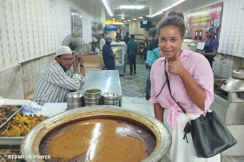 Hyderabad : Evening Street Food Tasting with Guided Old City Tour 2