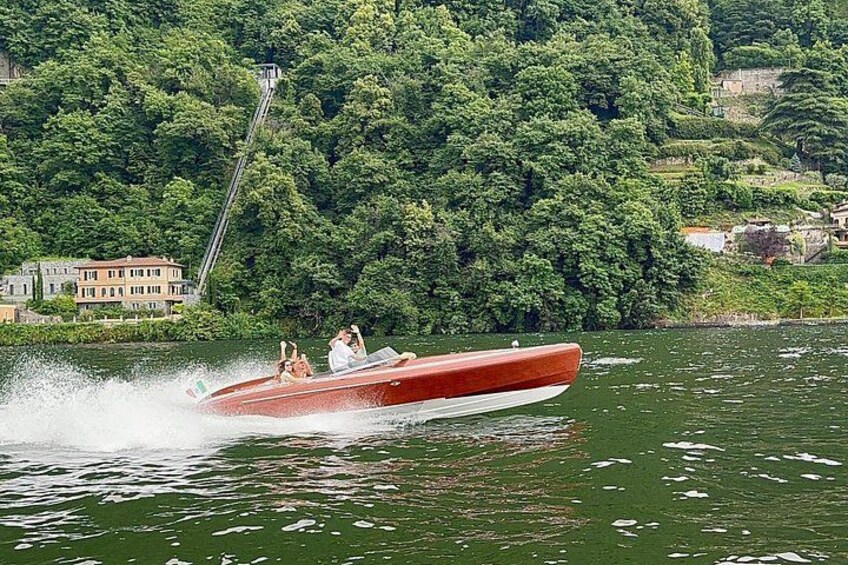 Private Lake Como Tour by Classic Wooden Boat 2