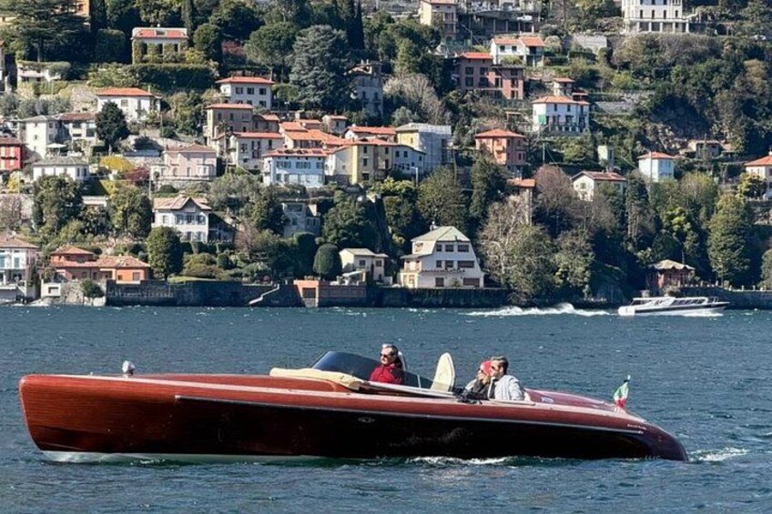 Private Lake Como Tour by Classic Wooden Boat 3