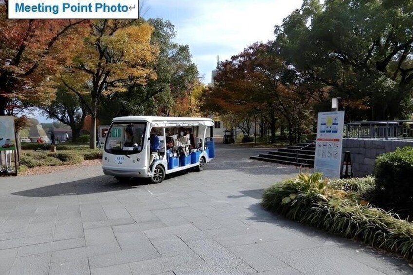 Osaka Castle Walking Tour and Castle Tower Admission 3
