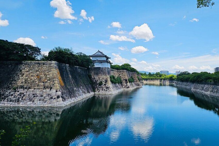 Japan’s tallest stone walls and massive moats 3