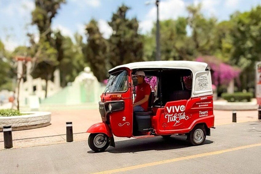 Tuk Tuk Tour of Rome and Condesa on CDMX 3