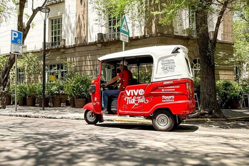 Tuk Tuk Tour of Rome and Condesa on CDMX 5