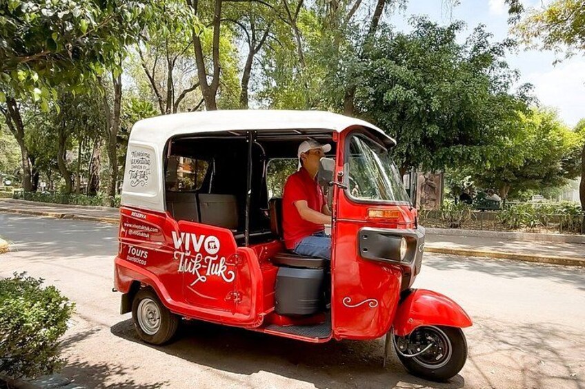 Tuk Tuk Tour of Rome and Condesa on CDMX 5