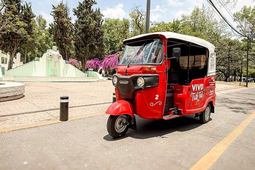 Tuk Tuk Tour of Rome and Condesa on CDMX 3