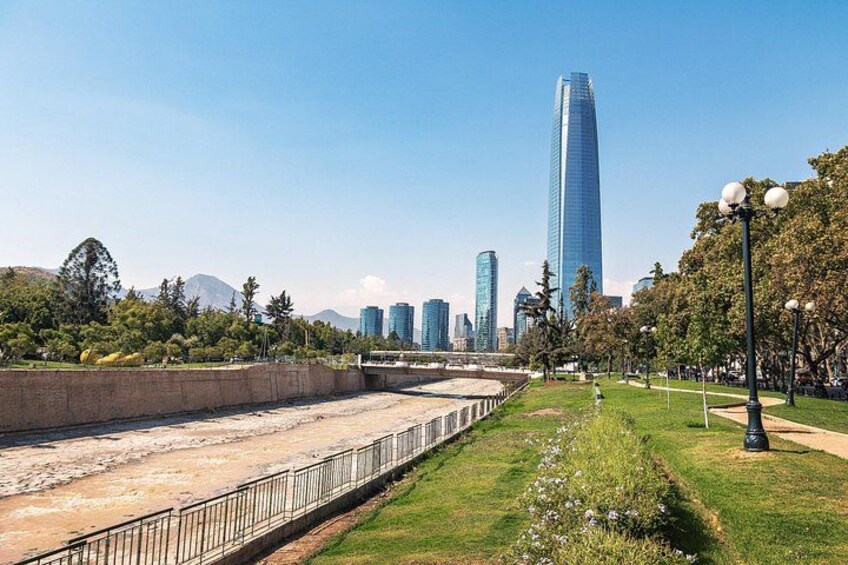 Pedro de Valdivia Norte & Costanera Center 3