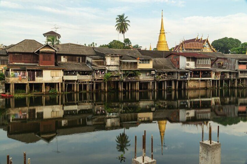 Family walking tour in Chanthaburi