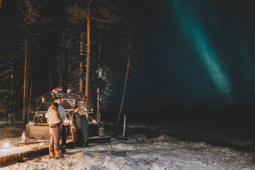 VIP Traditional Finnish Dinner in Igloo Under the Northern Lights 2