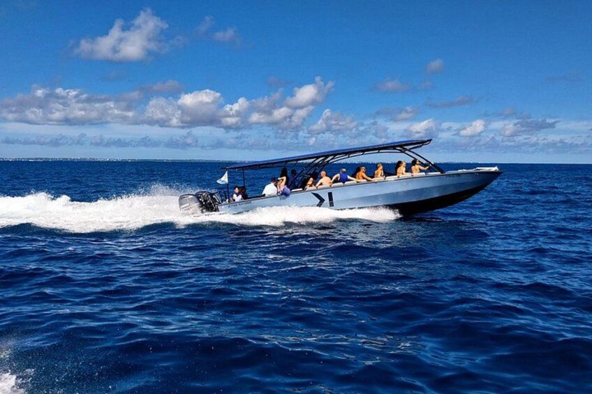 Cristal Speedboat Snorkeling, Beach tour & Lunch St. Maarten 5