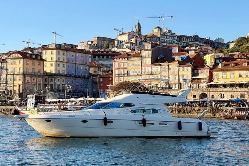 Porto: Luxury Yacht Cruise with wine, snacks & 7 bridges 2
