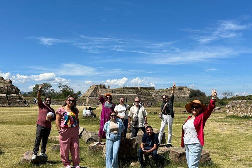 Monte Alban for 3hrs, Black Pottery and Alebrijes with Admissions 1