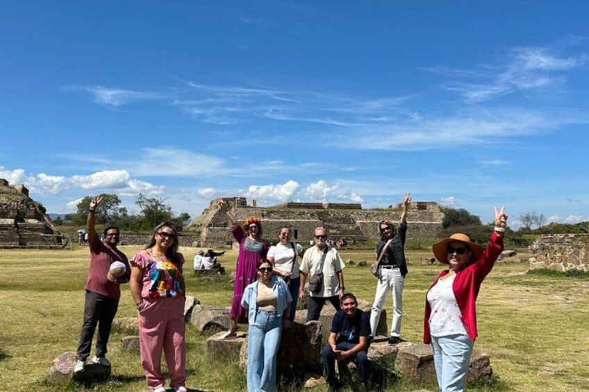 Monte Alban for 3hrs, Black Pottery and Alebrijes with Admissions 1