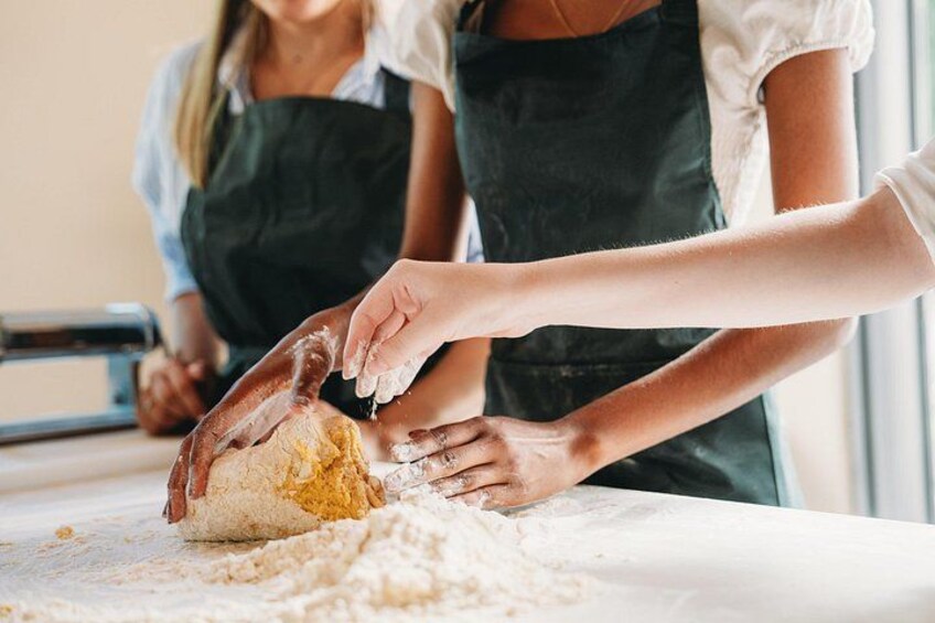 Cooking class in Venice. pasta making class in Venice. 4