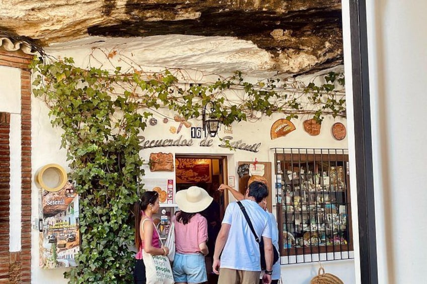 Day in Pueblos Blancos and Ronda from Seville/ Small groups 1