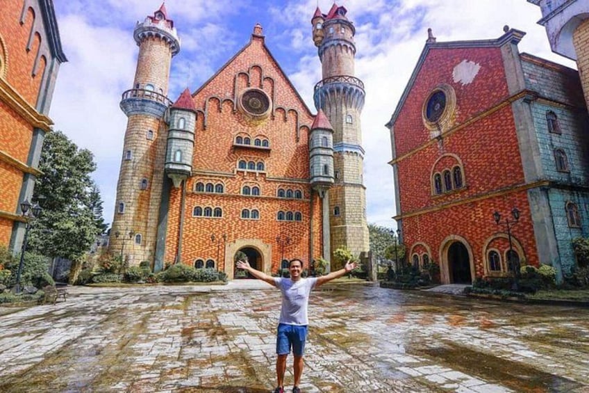 Manila Tagaytay Highlands Tour Scenic Ridges and Fairytale Castle 2